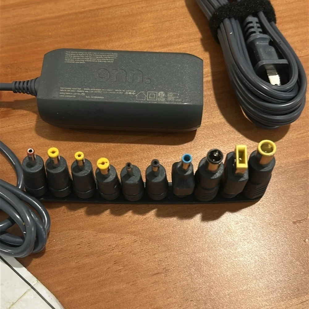 Onn universal 65W Laptop Charging Adapter